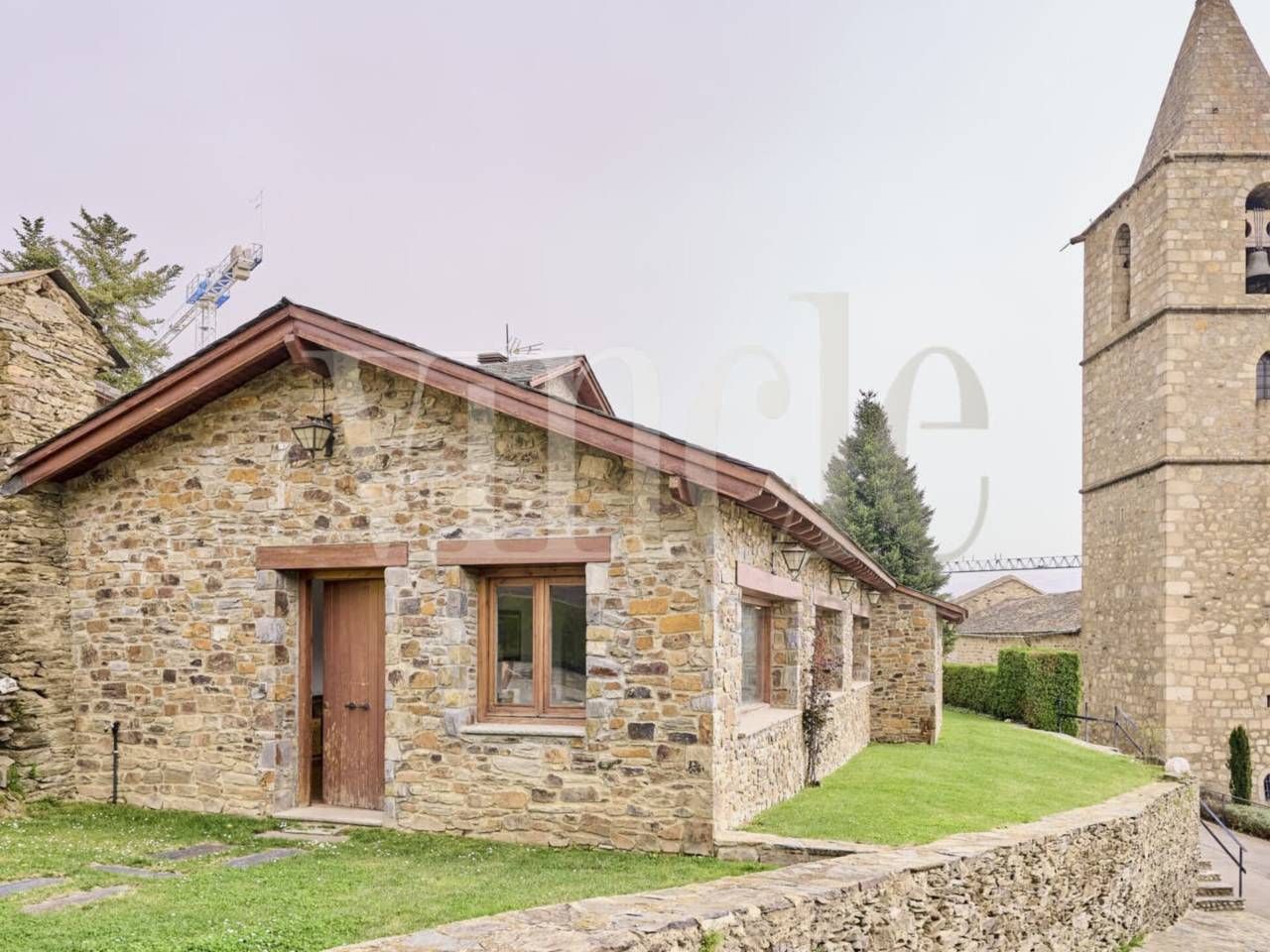 Exterior view of House or chalet for sale in Bolvir  with Private garden and Parquet flooring