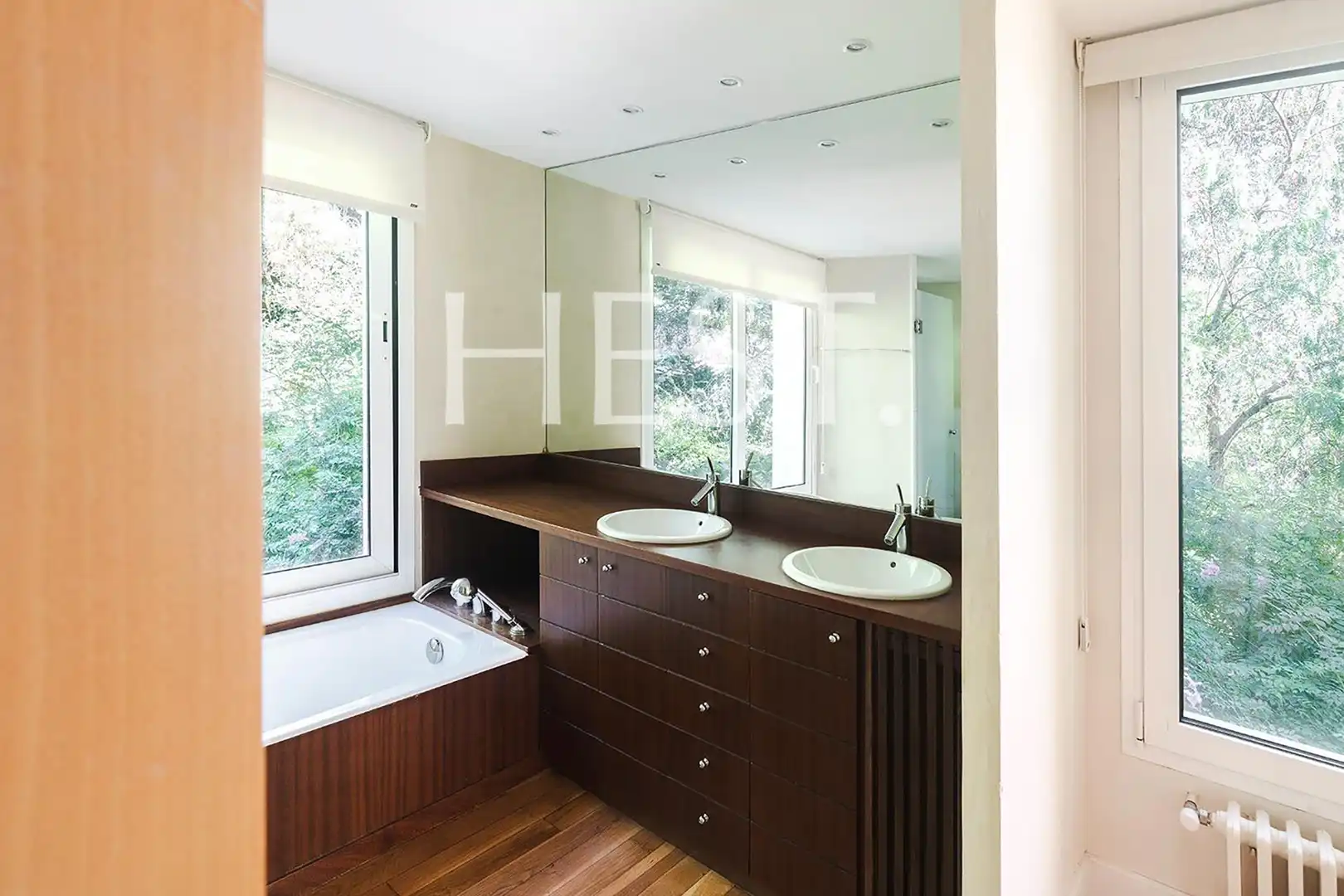Baño de Casa o chalet de alquiler en Barcelona con Aire acondicionado, Calefacción y Jardín privado