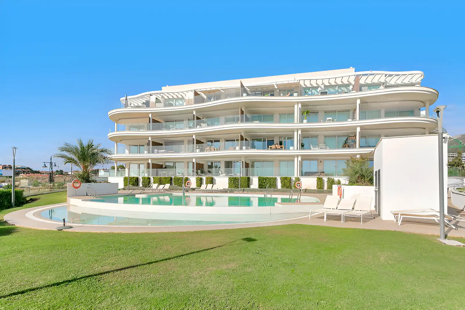 Apartment mit Pool zum Verkauf in Puerto Deportivo