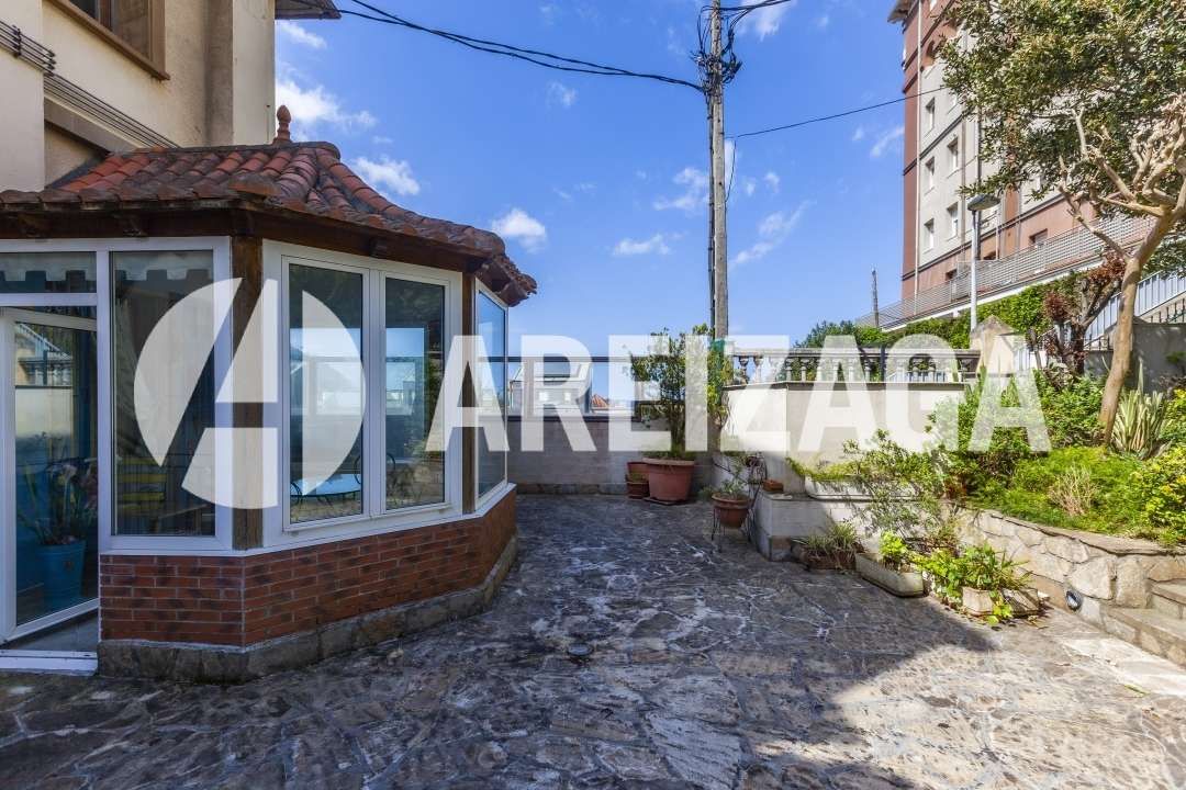 Jardín de Piso en venta en Donostia - San Sebastián  con Calefacción, Jardín privado y Terraza