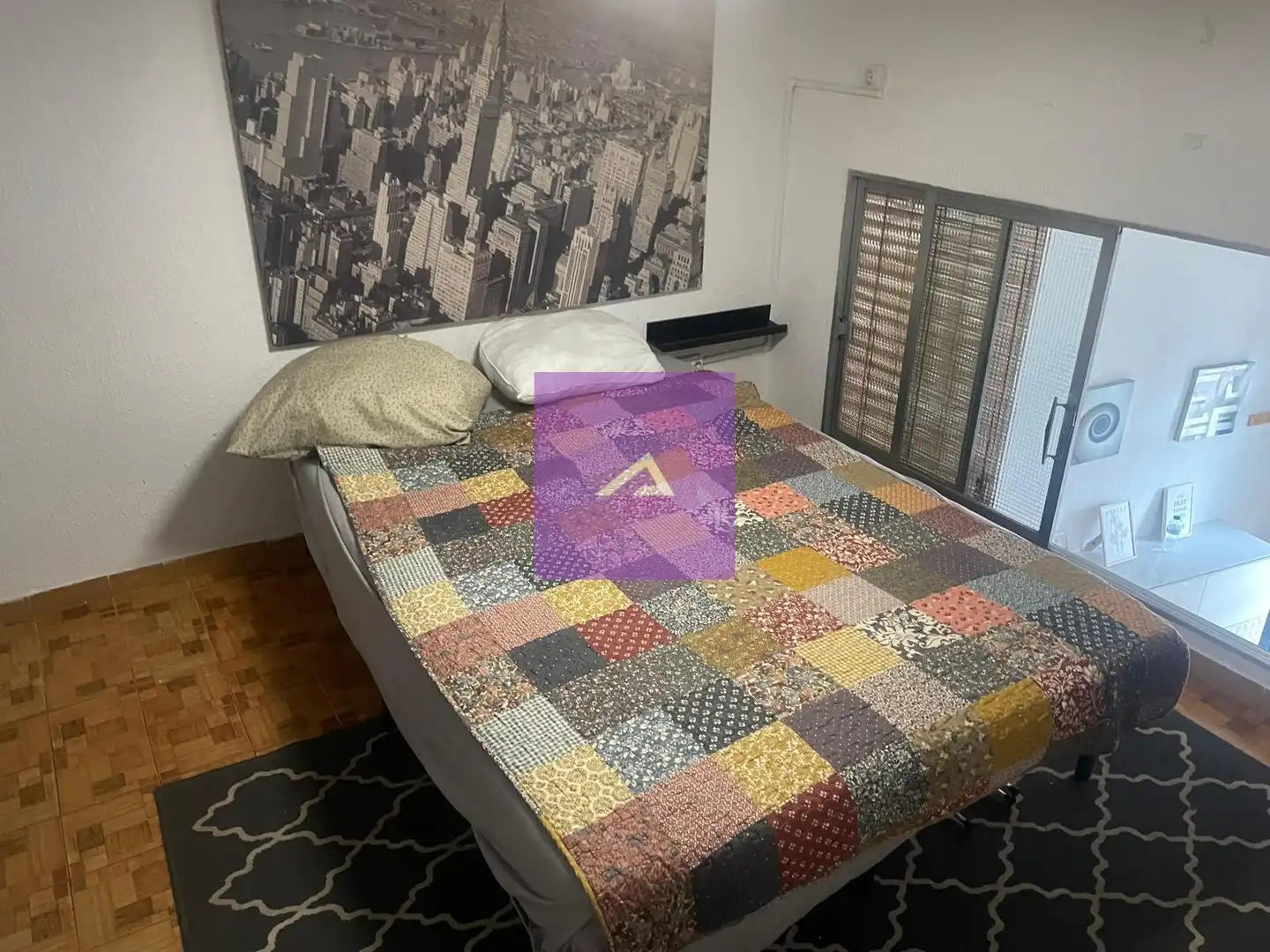Habitación de Local en venta en Valencia con Aire acondicionado y Amueblado