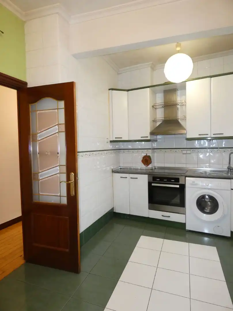 Piso con ascensor en venta en Eguiluz Antonio Médico Kalea, imagen 14