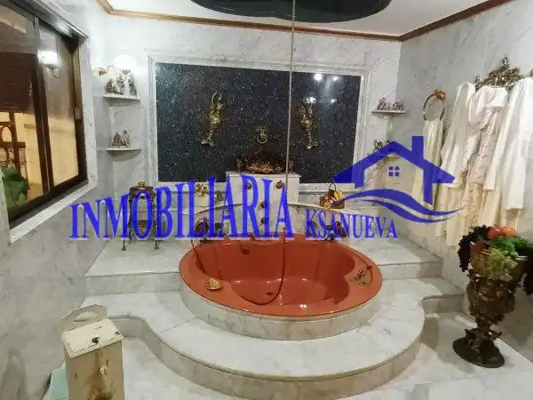 Bathroom of Houses for sale in Córdoba  with Terrace and Swimming Pool