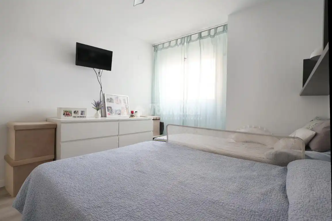 Schlafzimmer von Wohnung zum Verkauf in Sagunto / Sagunt mit Klimaanlage, Parkett und Möbliert