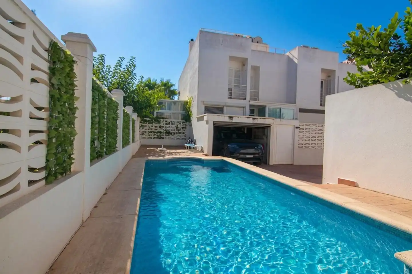 Piscina de Casa adosada en venda en Eivissa amb Aire condicionat, Jardí privat i Terrassa