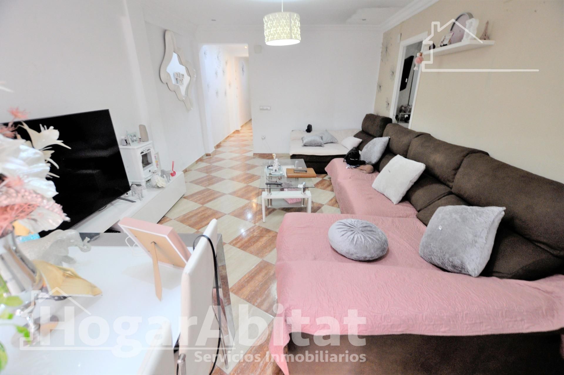 Living room of Flat for sale in  Valencia Capital  with Air Conditioner