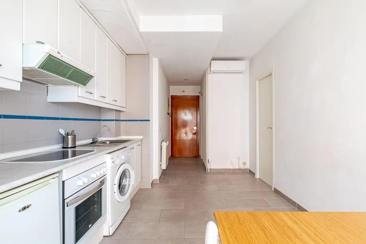 Cocina de Apartamento de alquiler en Madrid con Aire acondicionado, Calefacción y Amueblado