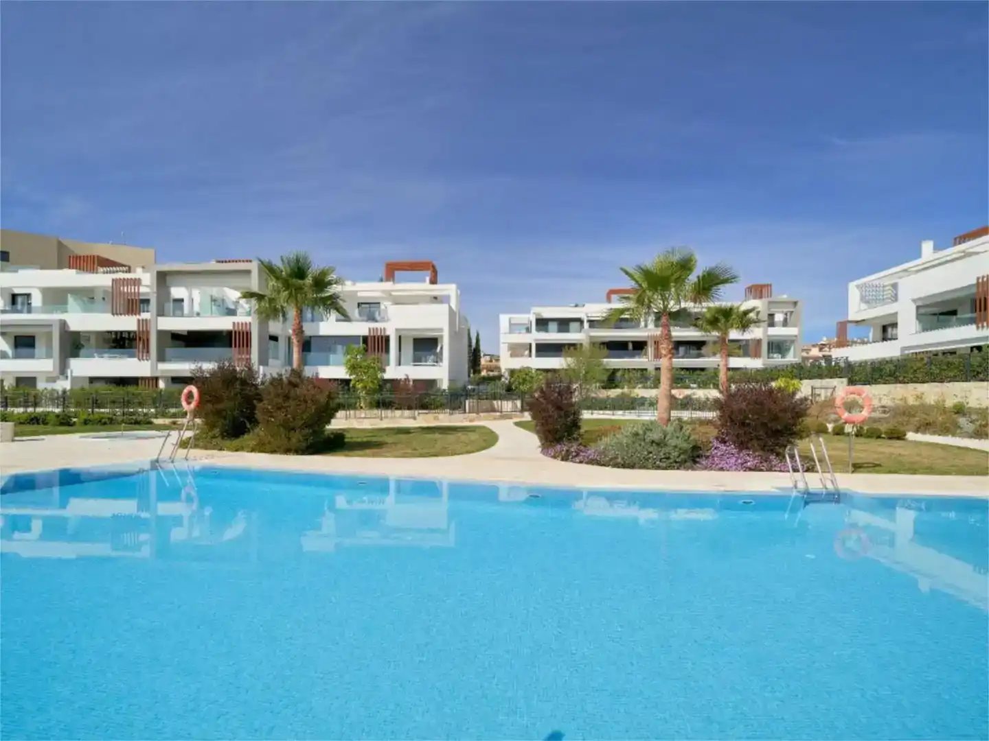 Exterior view of Flat for rent in Estepona  with Air Conditioner, Swimming Pool and Balcony