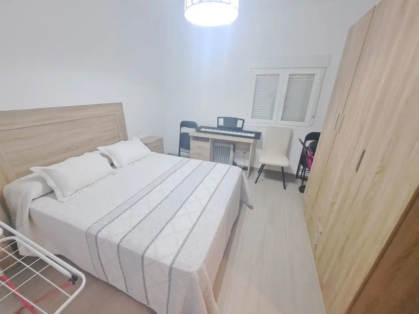 Habitación de Piso de alquiler en Granada con Aire acondicionado, Calefacción y Balcón