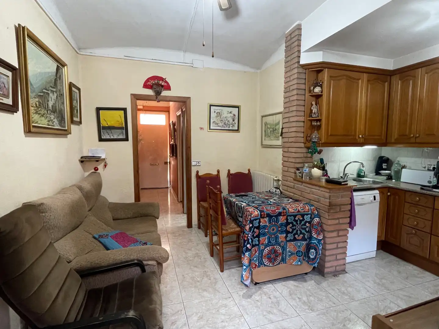 Casa aparellada amb jardí en venda a Olot, imagen 7
