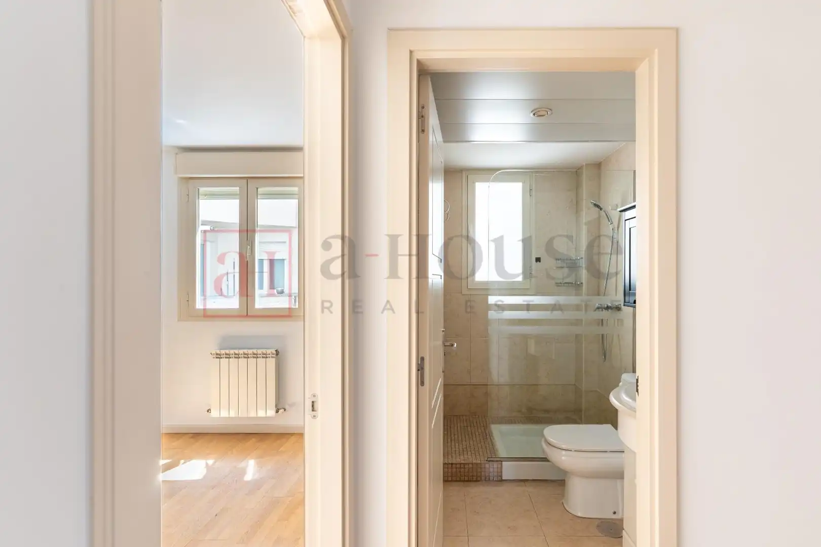 Badezimmer von Wohnung zum Verkauf in Madrid mit Klimaanlage, Heizung und Privatgarten