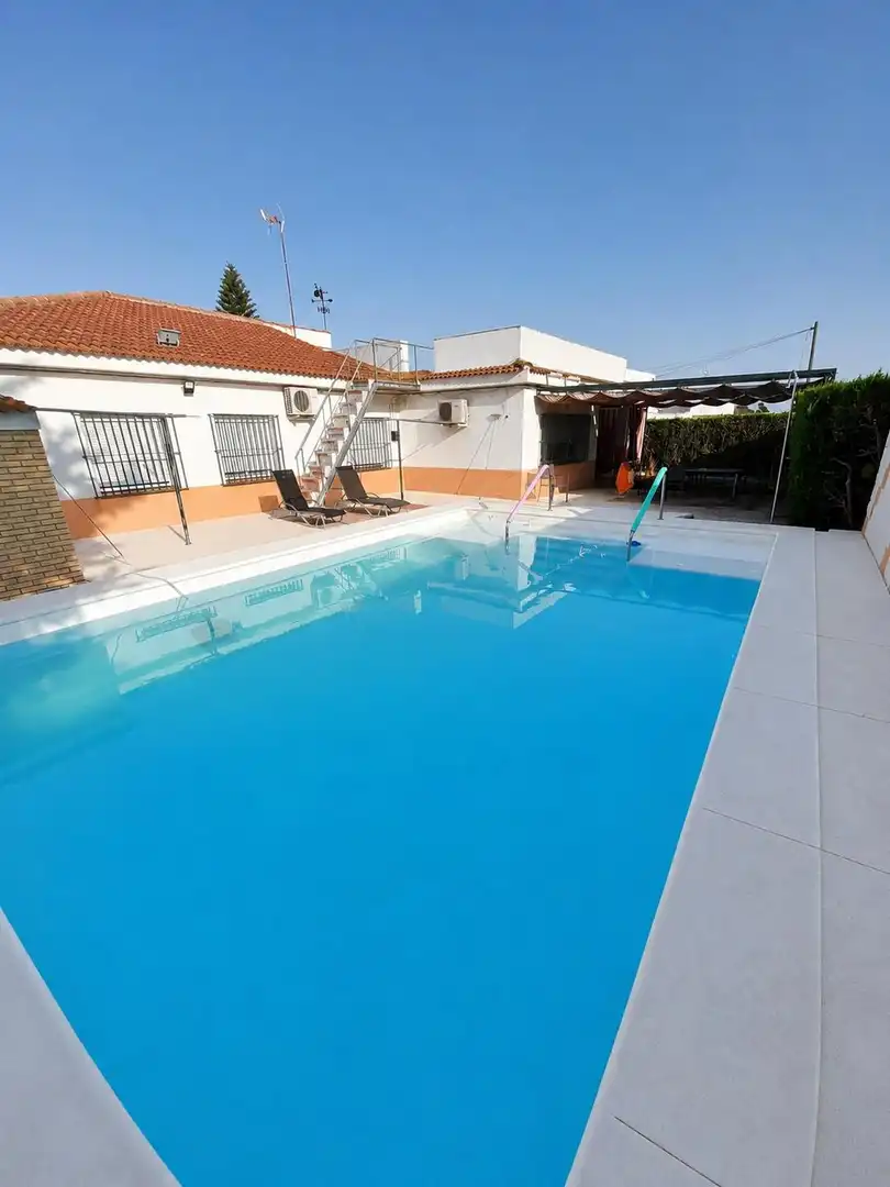 Swimming pool of Houses for sale in Palomares del Río  with Air Conditioner, Heating and Private garden