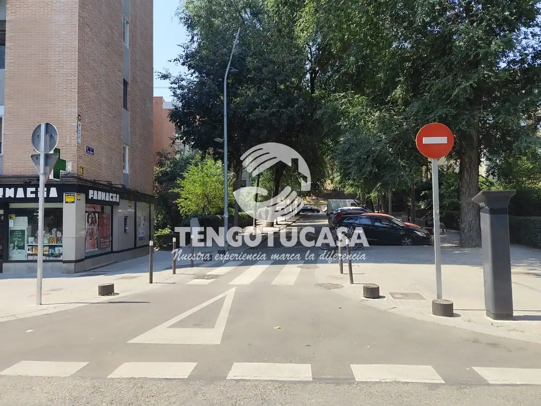 Vista exterior de Pis en venda en Madrid amb Aire condicionat, Calefacció i Jardí privat