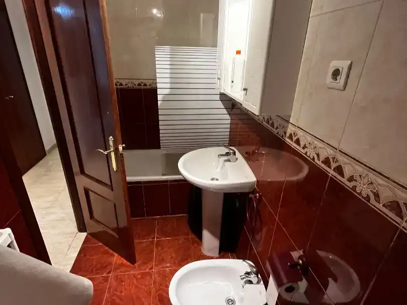 Bany de Pis per a compartir en Villanueva de la Cañada ciudad