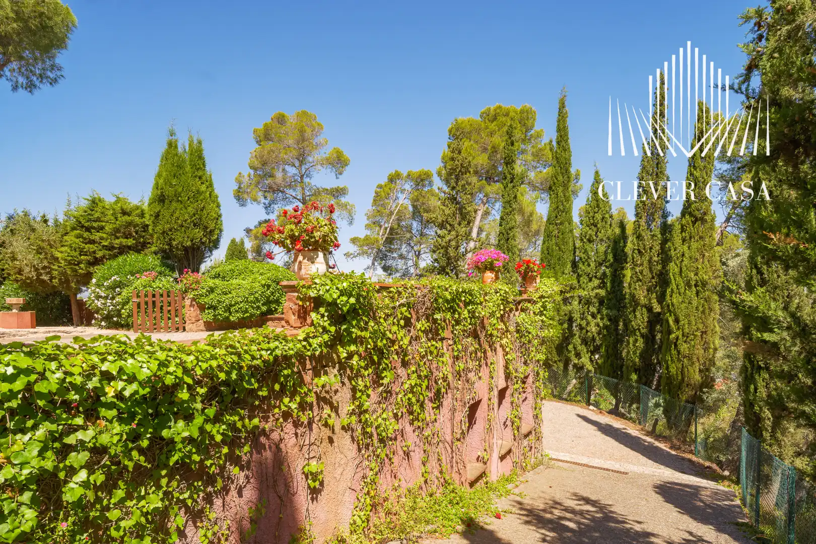 Jardín de Casa o chalet en venta en Castellví de Rosanes con Aire acondicionado, Calefacción y Jardín privado