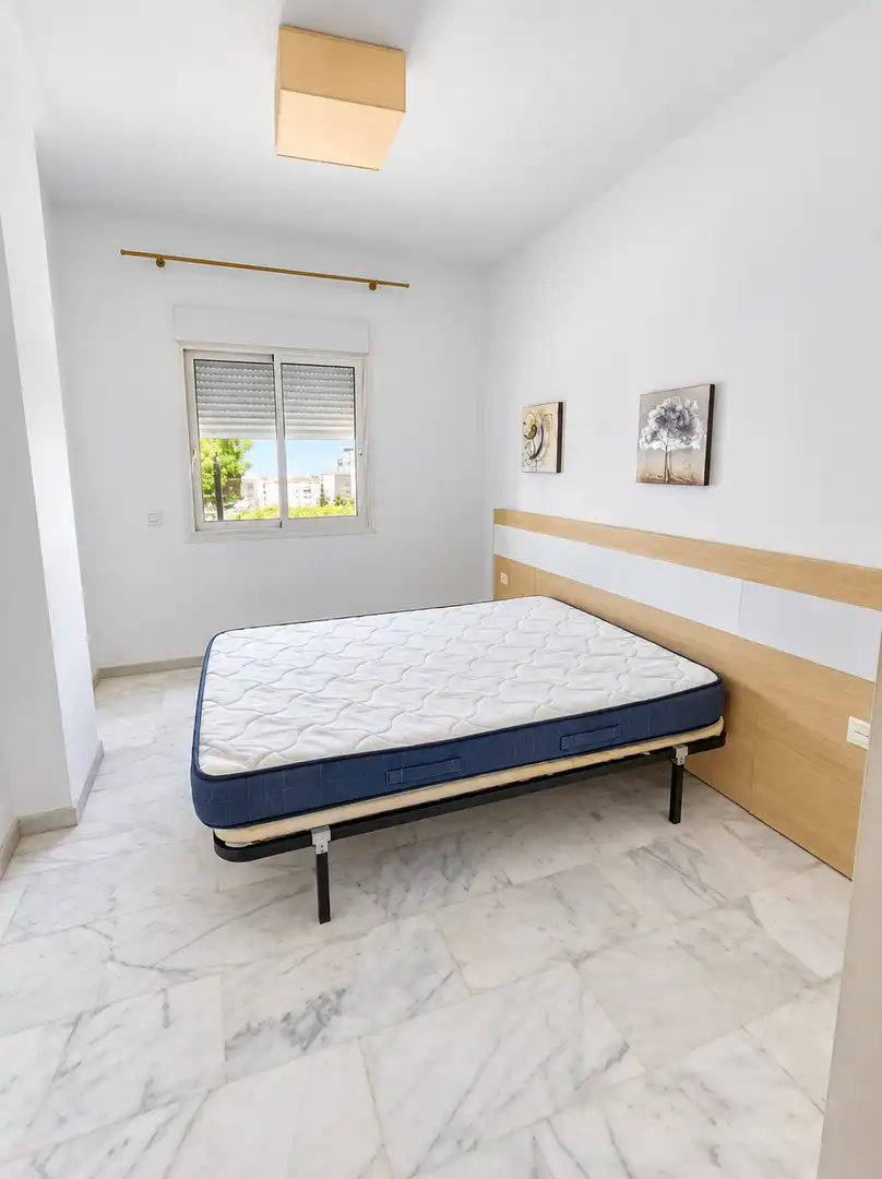 Dormitori de Apartament en venda en Estepona amb Aire condicionat, Terrassa i Piscina