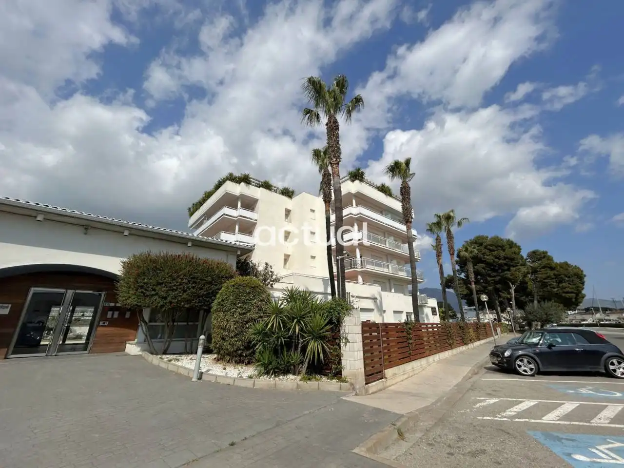 Apartamento con terraza en venta en Avenida port canigó, imagen 10