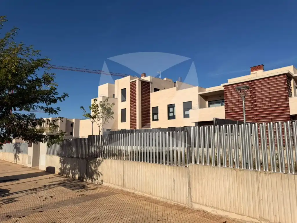Vista exterior de Pis de lloguer en Badajoz amb Aire condicionat, Jardí privat i Terrassa