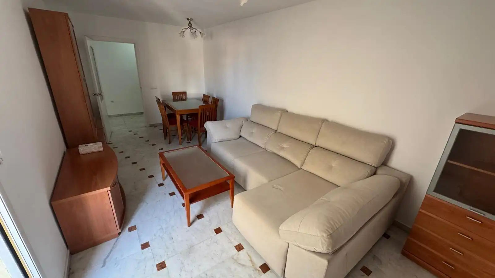 Sala d'estar de Àtic de lloguer en Rincón de la Victoria amb Terrassa, Moblat i Piscina comunitària