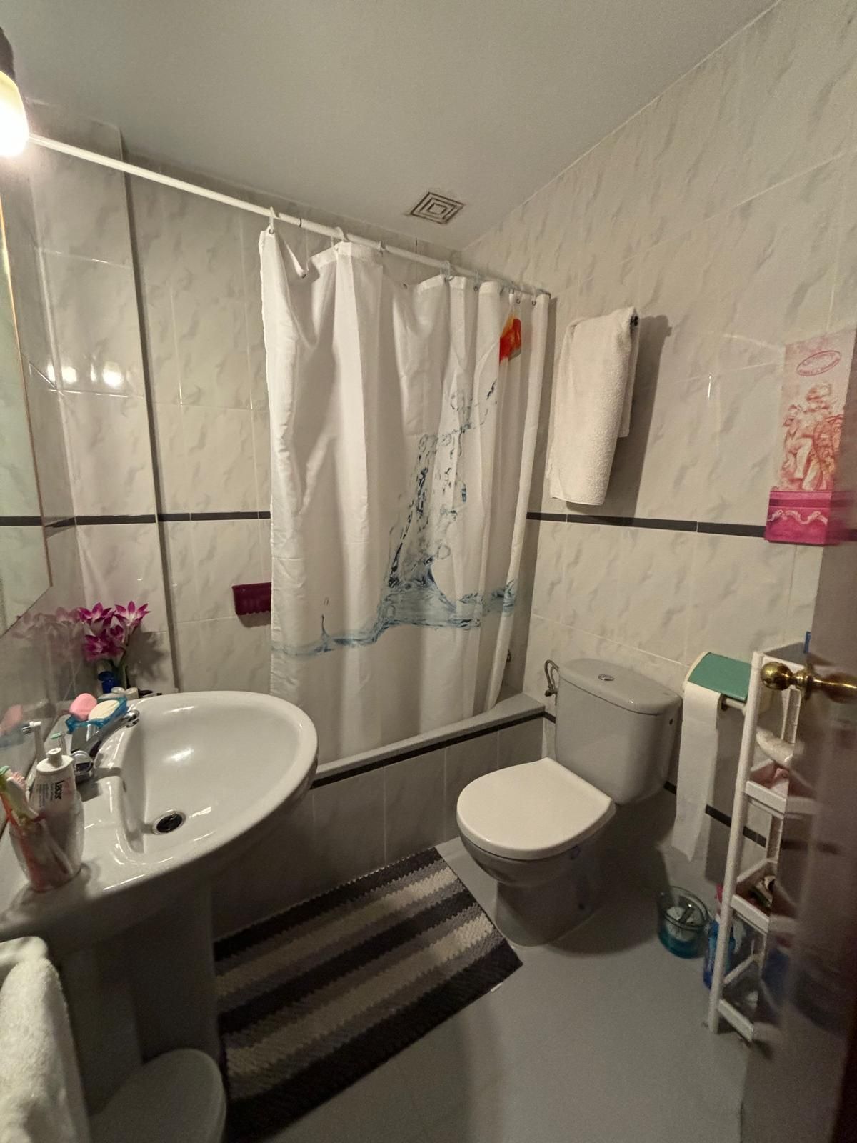 Bathroom of Single-family semi-detached for sale in Algeciras  with Terrace and Furnished