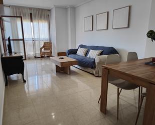 Sala d'estar de Apartament de lloguer en San Pedro del Pinatar amb Aire condicionat, Piscina i Moblat