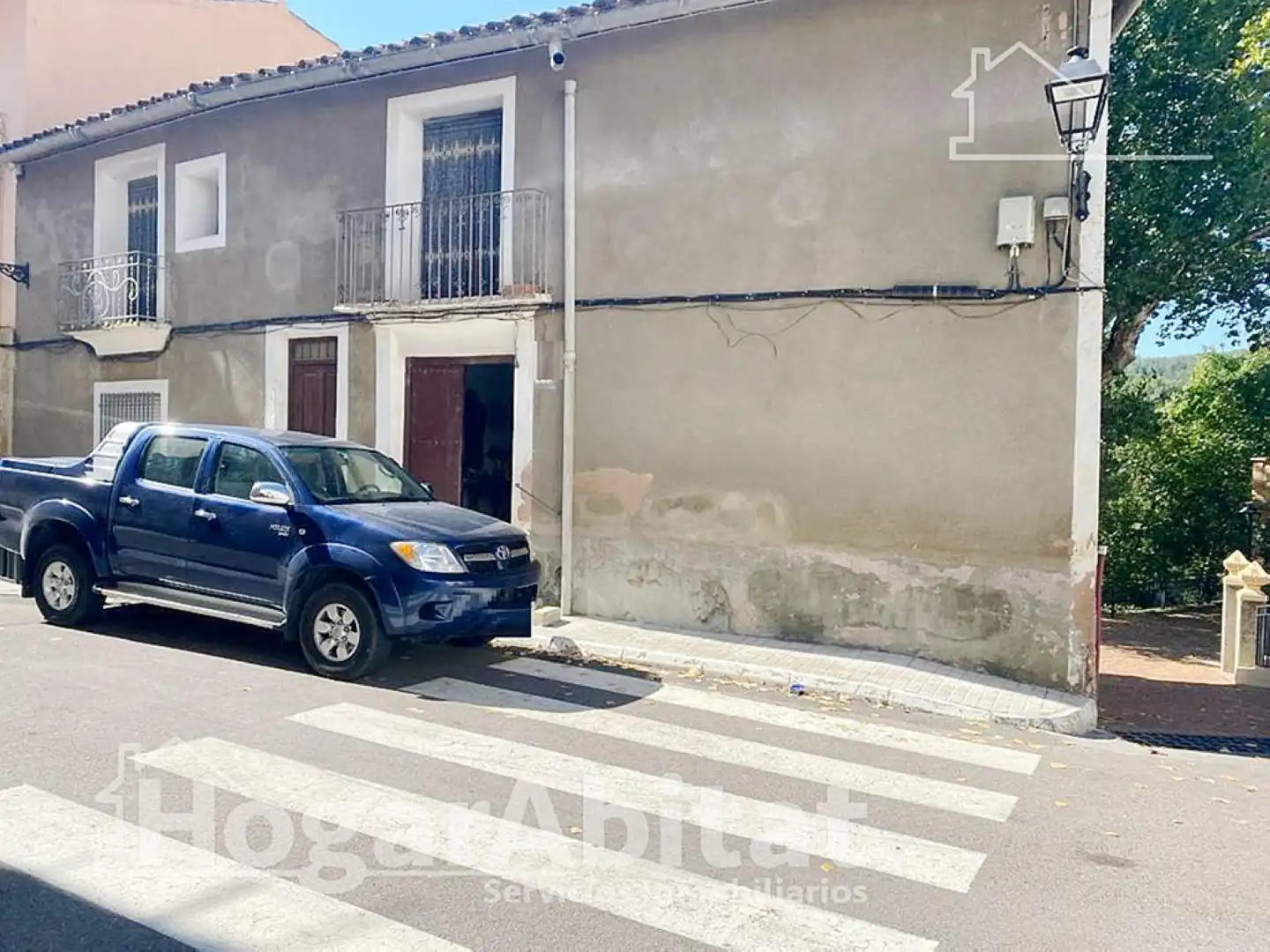 Vista exterior de Casa o xalet en venda en Pavías amb Terrassa, Moblat i Balcó