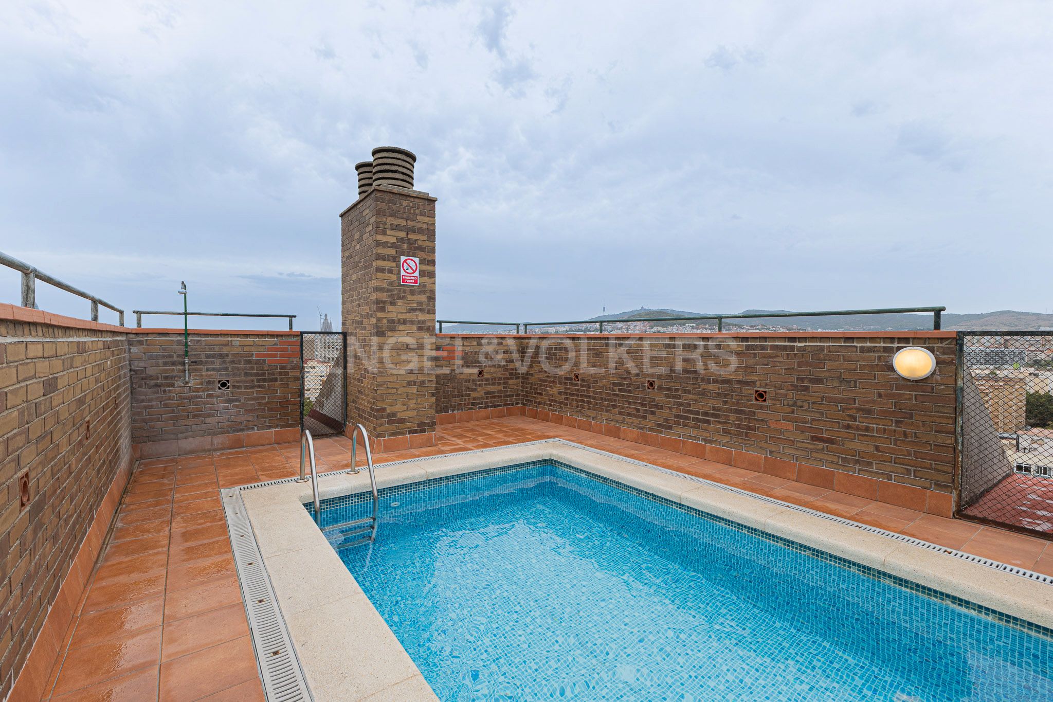 Swimming pool of Apartment for sale in  Barcelona Capital  with Air Conditioner, Heating and Swimming Pool