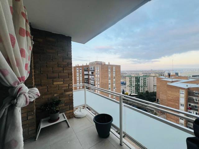 Piso en Venta en Calle de Biarritz en Parque Palomar – Bombarda