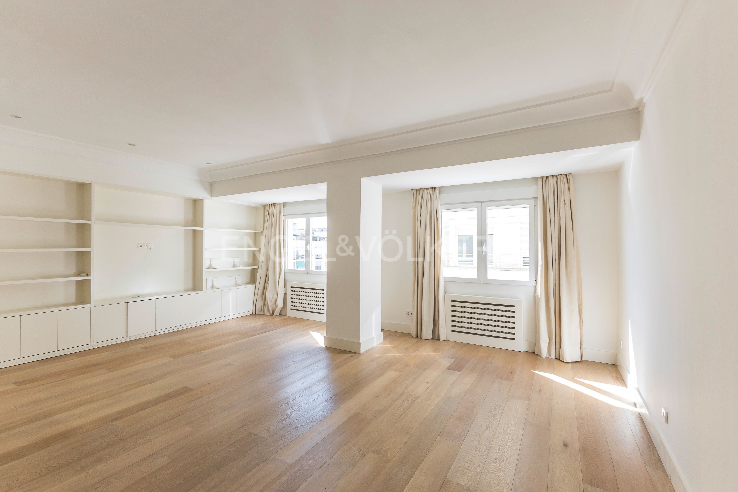 Sala de estar de Apartamento de alquiler en  Madrid Capital con Aire acondicionado, Calefacción y Parquet