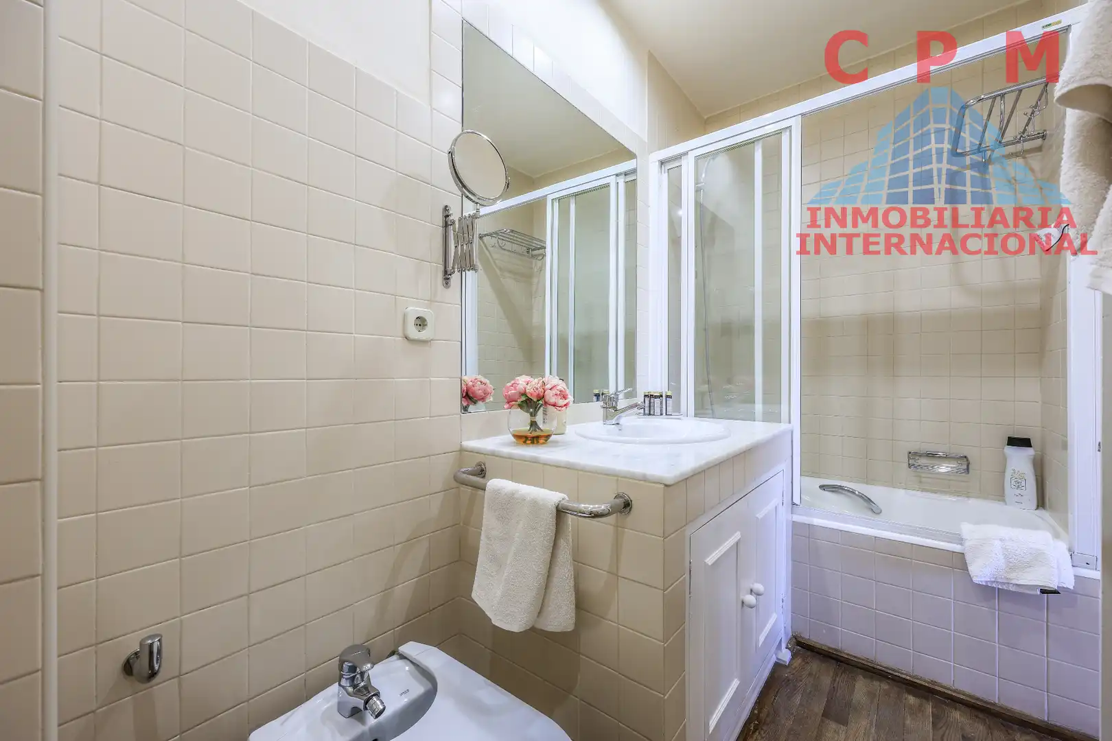 Baño de Piso de alquiler en Madrid con Aire acondicionado, Calefacción y Parquet