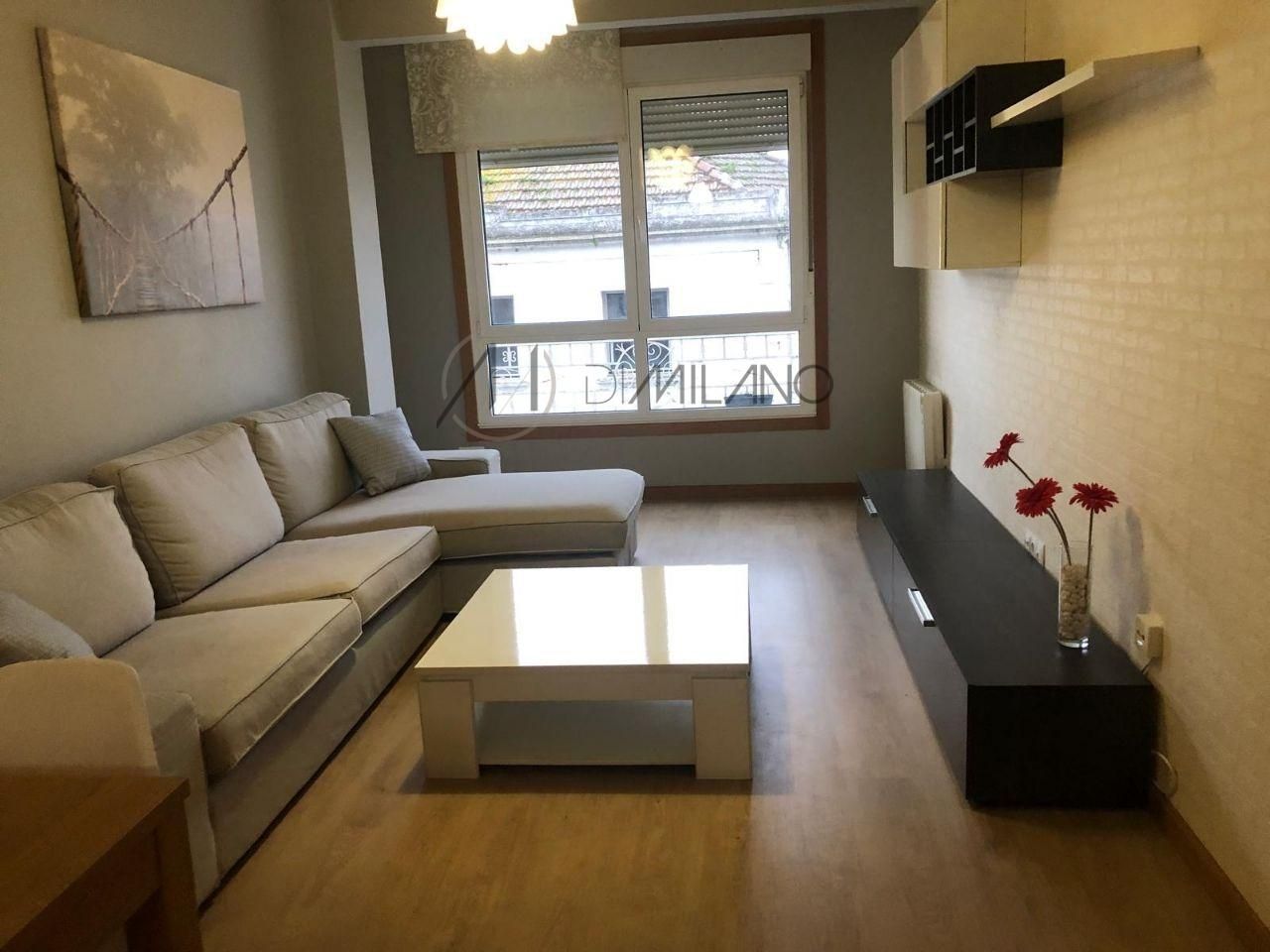 Living room of Flat for sale in Vigo   with Heating, Terrace and Furnished