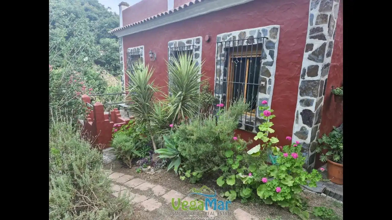 Vista exterior de Finca rústica en venda en Jete amb Jardí privat, Terrassa i Piscina