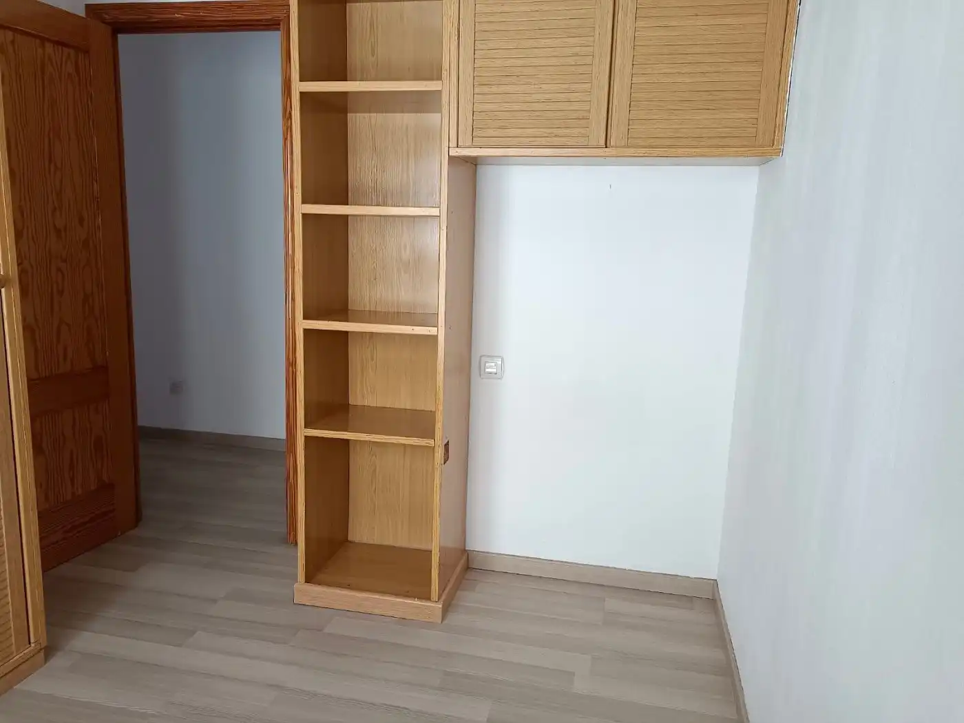 Flat for rent in Avenida CADIZ, Barrio de Zaidín