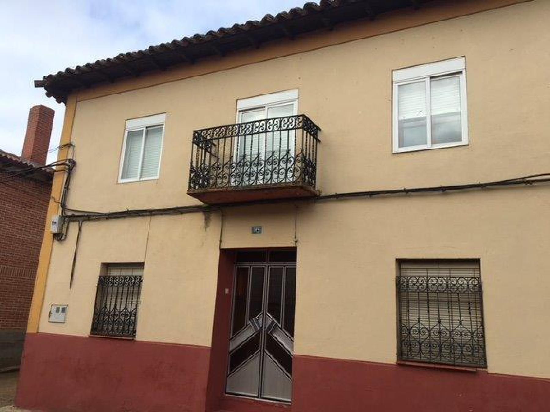 Exterior view of House or chalet for sale in Becilla de Valderaduey