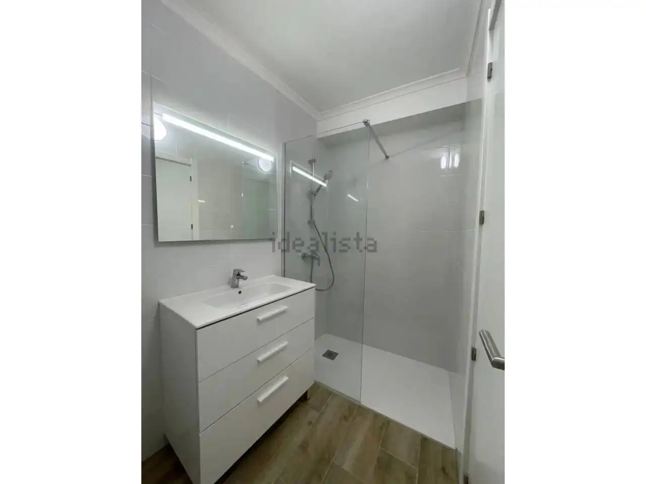 Bathroom of Flat for sale in Torrent  with Air Conditioner, Heating and Parquet flooring