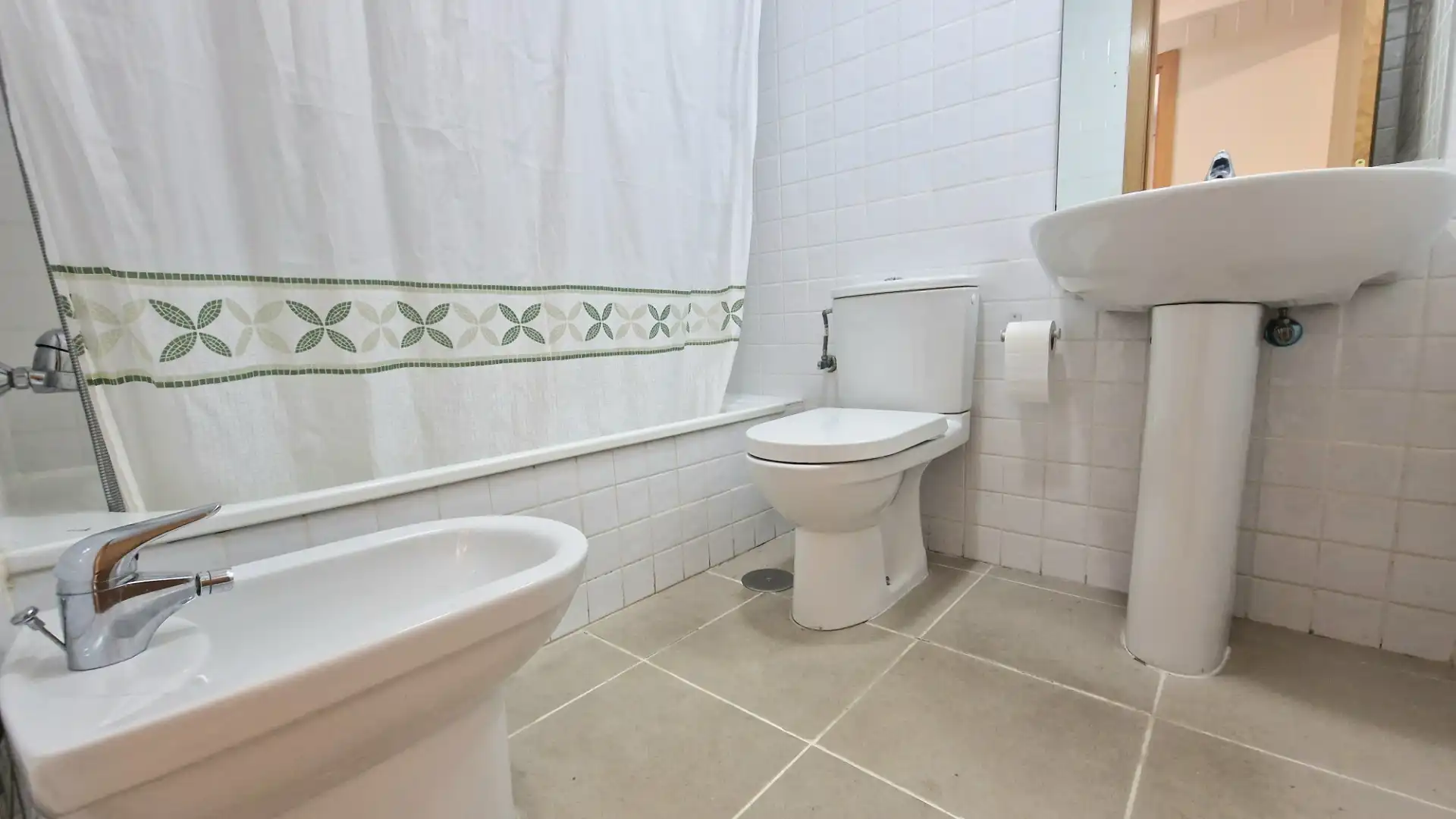 Baño de Piso en venta en Mairena del Aljarafe con Aire acondicionado, Trastero y Horno