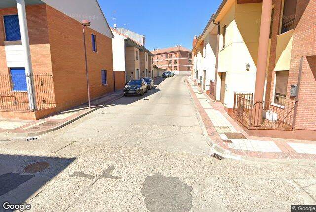 Casa-chalet en Venta en CL JAEN en Íscar