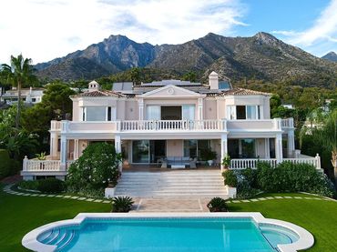 Villa con piscina in vendita a Milla de Oro