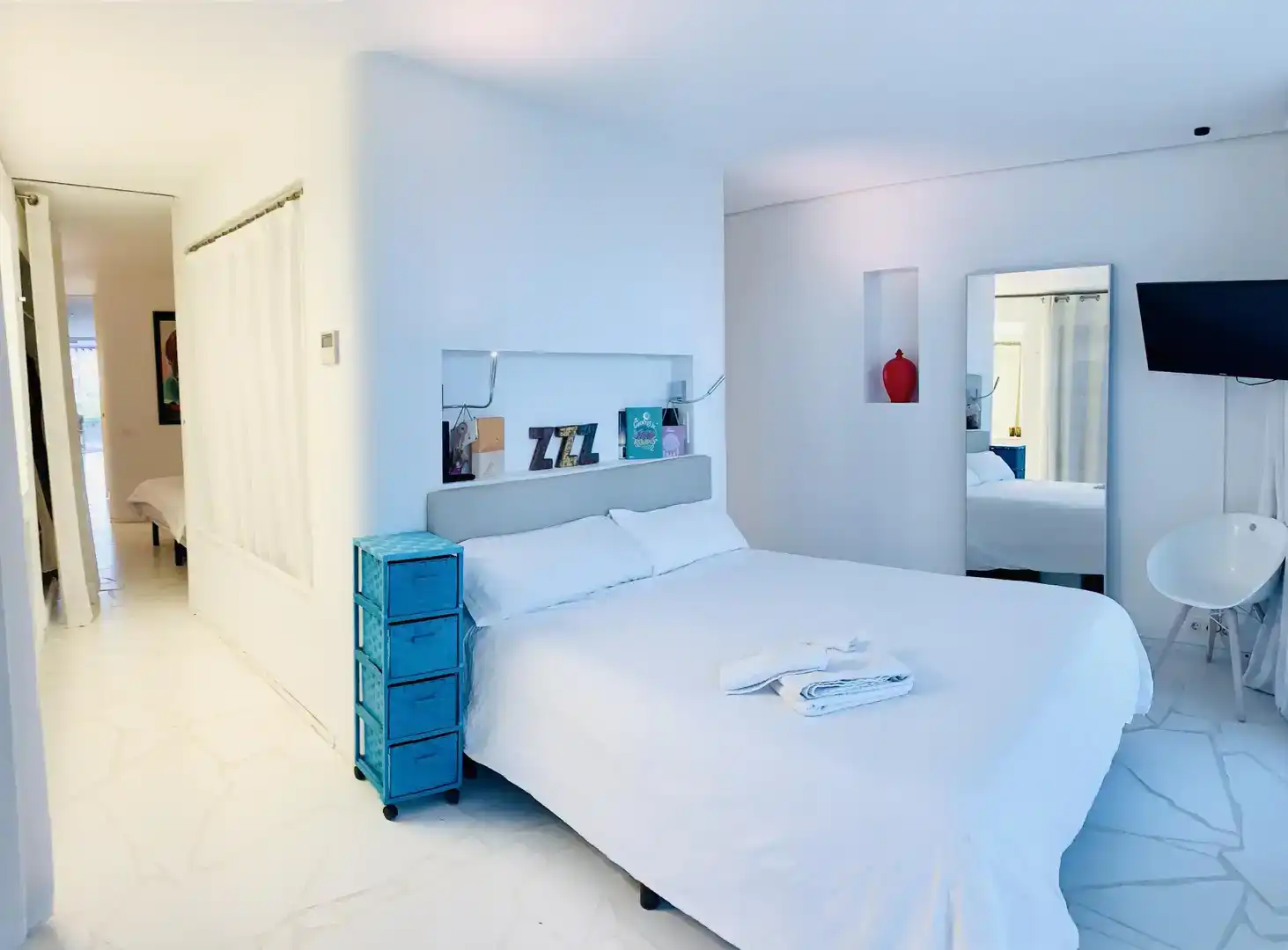 Schlafzimmer von Wohnungen zur Miete in Eivissa mit Klimaanlage, Schwimmbad und Balkon