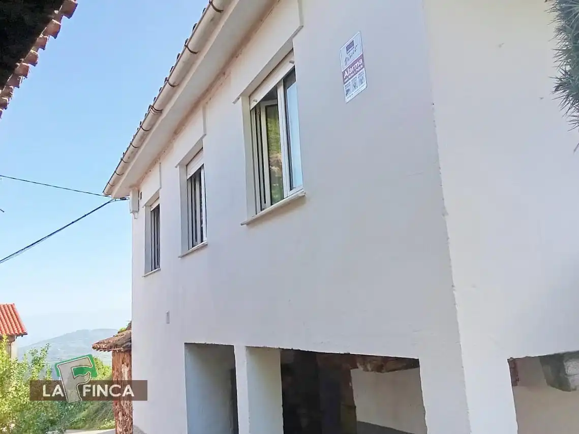 Vista exterior de Casa o xalet en venda en Villaviciosa amb Calefacció, Terrassa i Traster
