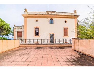 Casa amb piscina en venda a Urbanizacion Portugal