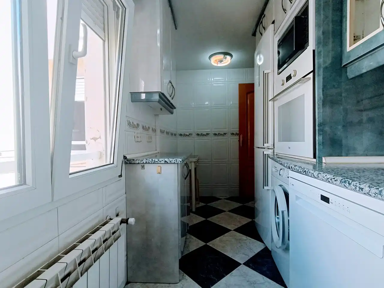 Cocina de Piso de alquiler en Madrid con Aire acondicionado, Calefacción y Amueblado