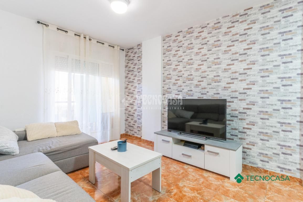 Living room of Flat for sale in Roquetas de Mar  with Terrace and Storage room