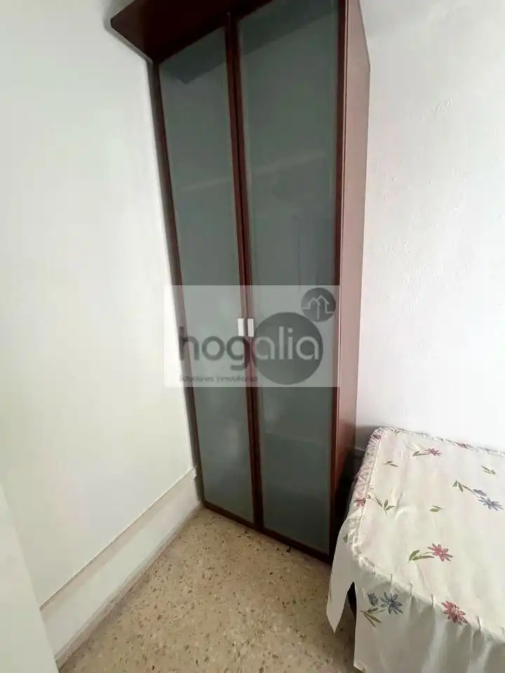 Bedroom of Flat for rent in Sevilla  with Air Conditioner, Terrace and Furnished