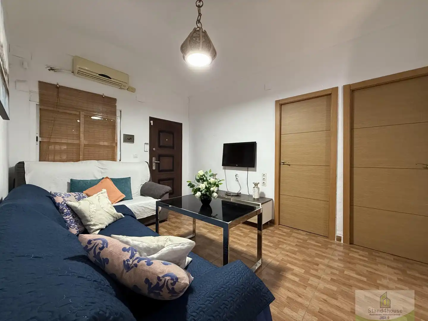 Sala d'estar de Casa adosada en venda en Bollullos Par del Condado amb Aire condicionat, Calefacció i Traster