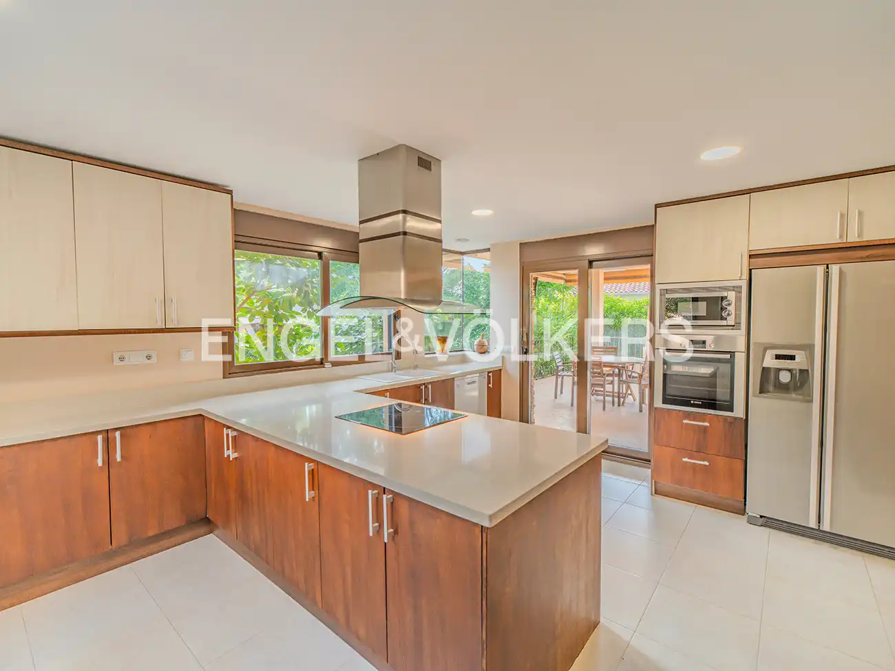 Cocina de Casa o chalet en venta en El Campello con Aire acondicionado, Calefacción y Jardín privado