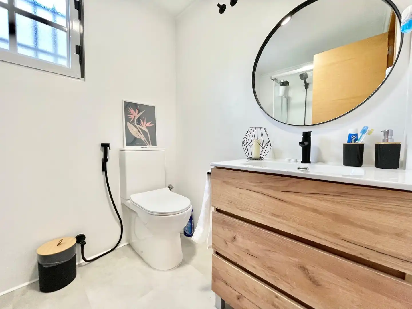 Bathroom of Ground floor for rent in Torrevieja  with Air Conditioner, Heating and Private garden