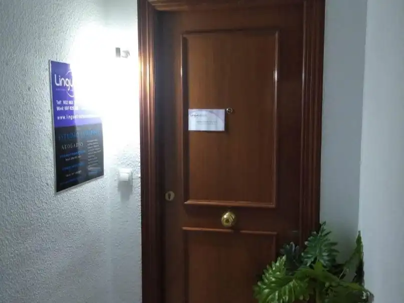 Office for sale in Fuengirola  with Air Conditioner and Furnished