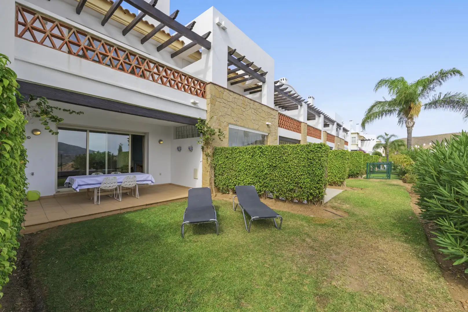 Garten von Einfamilien-Reihenhaus zum Verkauf in Mijas mit Klimaanlage, Privatgarten und Terrasse