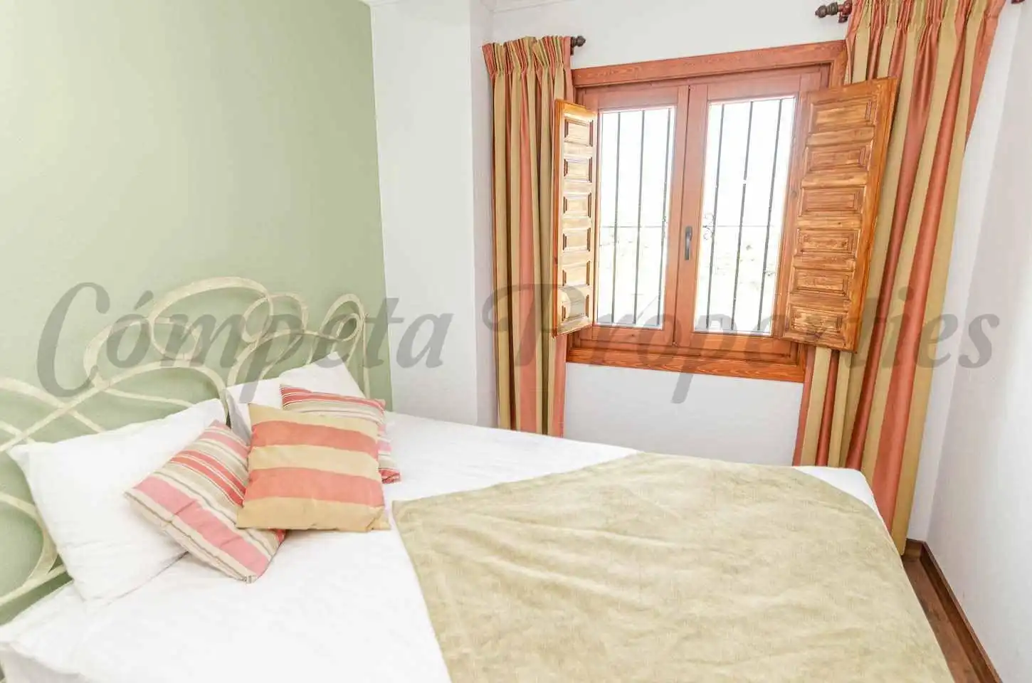 Houses for sale in Canillas de Albaida, Málaga
